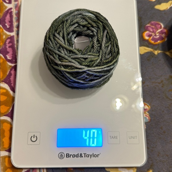 Luxury hand dyed Madelinetosh DK yarn - Picture 4 of 4